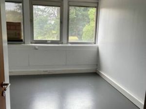 Bureau prestigieux de 397 m2 en location - Pau  France