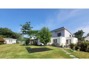 Vente maison 9 pièces 220 m² à Tréméoc (29120)  645 000 €