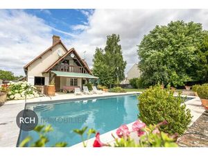 Houdan - Propriété en coeur de ville avec piscine sur beau terrain paysagé