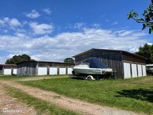 Garde meubles  box  stockage  parking