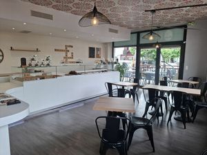 Vente local commercial 83m2 Saint-Jean-Pied-de-Port 64220 - 93500 € - Surface Privée