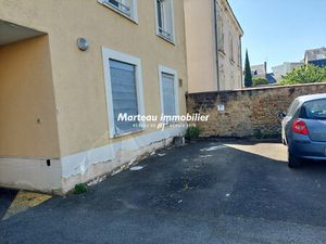 Parking / box Le Mans