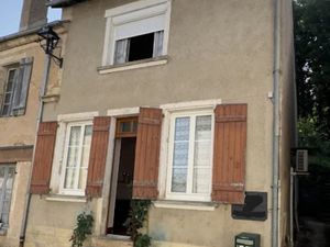 Vente maison 4 pièces 85.2 m² à Moulins-Engilbert (58290)  24 900 €