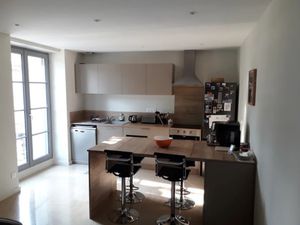 Location maison 3 pièces 90 m² à Villeneuve-les-avignon (30400)  1 350 €