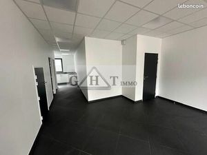 Bureau 140 m²