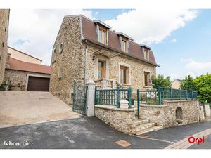 Maison 6 pièces 242 m²