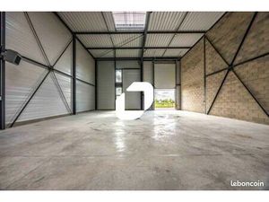 Local industriel 258 m²