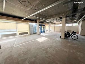 Local commercial 424 m²