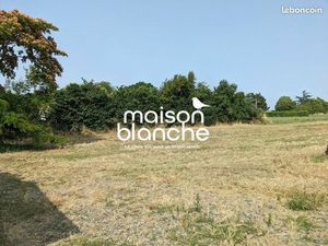 Terrain 1050 m² La Jonchère