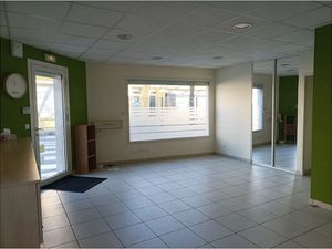 Location locaux professionnels 54 m² à Ales (30100)  650 €
