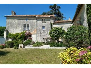 Maison de luxe à vendre à Tusson