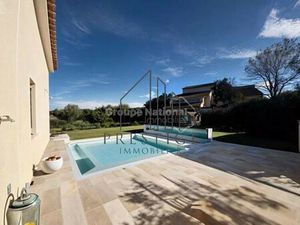 Maison de luxe à vendre à Ollières