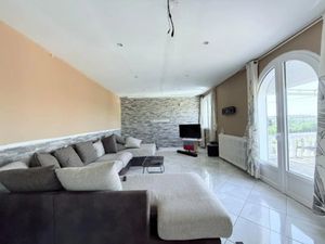 Vente maison 7 pièces 202 m² à Vadencourt (02120)  179 900 €