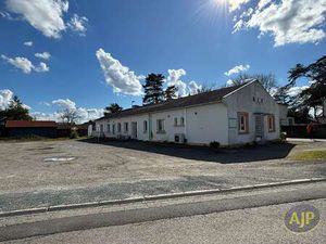 Location Bureaux et commerces à Sainte-Pazanne (44680) : à louer / 164m² Sainte-Pazanne