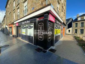 Location Bureaux et commerces à Flers (61100) : à louer / 75m² Flers