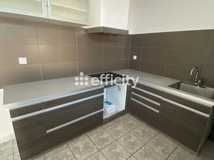 Vente appartement 3 pièces 80 m² à Eyguières (13430)  189 000 €