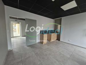 Local professionnel à usage de bureaux