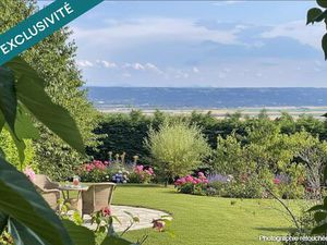 Vue montagne  piscine à St-Hilaire de la côte