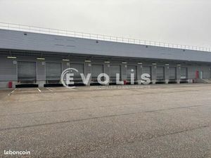 Local logistique 10 011 m²