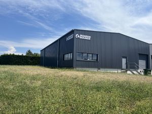 Local Commercial 600 m2 à DAVEZIEUX avec Mezzanine