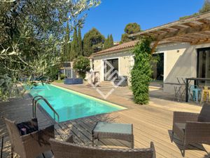 Villa de plain-pied 160 m2 sur un terrain constructible 1725