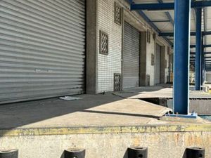 Dépôt avec quai de chargement