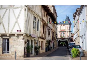 Location appartement 2 pièces à Sainte-Foy-la-Grande (33220)  380 €