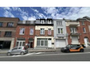 Immeuble de 2 appartements et/ou Commerce + Habitation