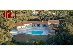 Maison contemporaine avec piscine et jardin Siran (34)