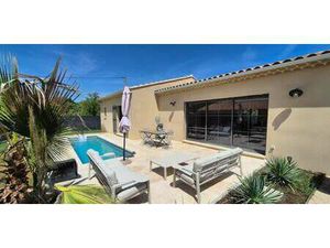 Maison contemporaine avec piscine et jardin Mazan (84)