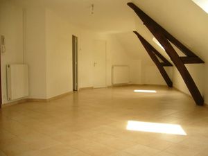 Location appartement 2 pièces 58 m² à Sens (89100)  670 €
