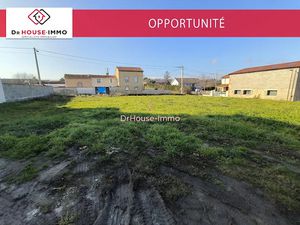 Vente terrain 880 m² à Saint-Thomas-la-Garde (42600)  95 000 €