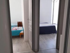 Location meublée appartement 3 pièces 69 m² à Hyeres (83400)  1 128 €