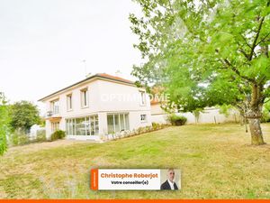 Opportunité: Lumineuse maison de 160m2 habitable sur terrain arboré et fleuri à Champforge