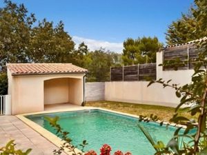 Villa 4 pièces avec piscine  Immense garage– Nébian