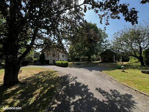 Propriété 7 pièces 231 m²