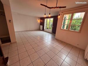 NOZAY (91620) – Maison individuelle  quartier calme (jardin aménagé)