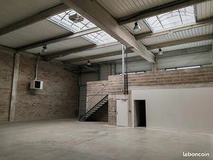 Local 360 m² SAINT SATURNIN