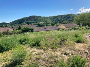 Vente terrain 600 m² à Saint-Uze (26240)  64 000 €