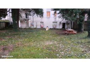 Grand T3  terrasse  jardin commun  cuisine meublée  centre ville