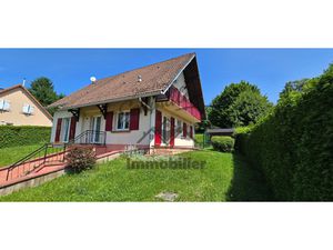 MAISON AU CALME AVEC GRAND TERRAIN ET PISCINE