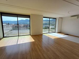 Location Appartement 4 pièces 113m² MILLAU 12100