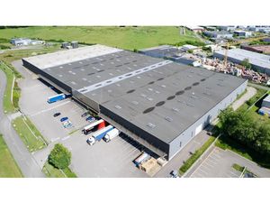 BRESSOLES (01) // Entrepôt // A LOUER - 20 125 m²