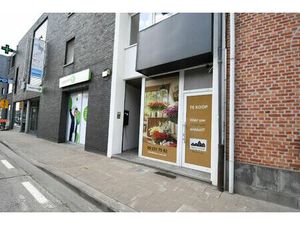 Te renoveren handelsruimte te Beveren