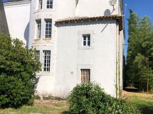 LES GOURS - Murs de Manoir et exploitation agricole