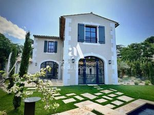 Villa de luxe de 7 pièces en location Eygalières  France