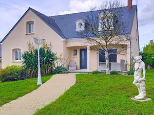 Vente maison Distre  285m² 10 pièces 447 000€ avec piscine