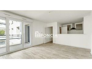 Lille Euratechnologies appartement type 3 en résidence récente avec un balcon et 2 station