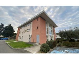 Location Local Professionnel 42m² LA CALMETTE 30190