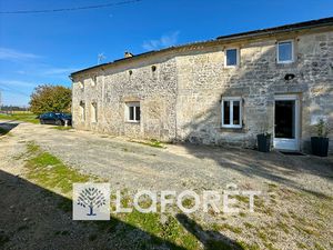 Maison charentaise rénovée à vendre à Rétaud (17460)  à 12 km de Saintes (17100) Charente-